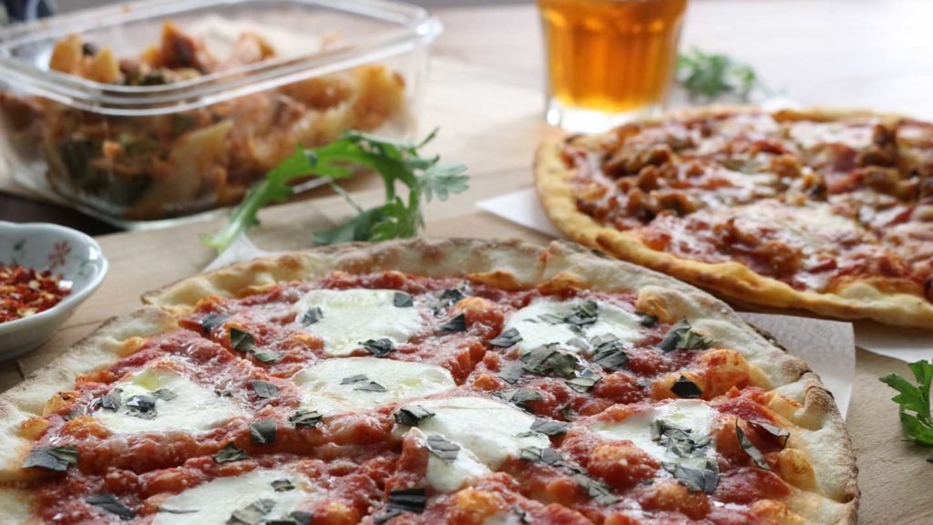 Tips-to-Arrange-a-Great-Pizza-Party-for-Returning-School-on-coreinfluencer