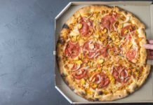 Sausage-Pizza-with-the-Best-Crust-Pairings-&-Flavor-on-coreinfluencer