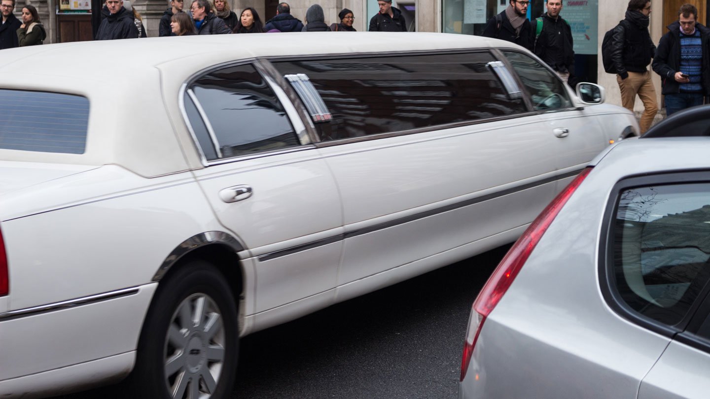 The Way You Should Choose the Right Limousine Rental Service