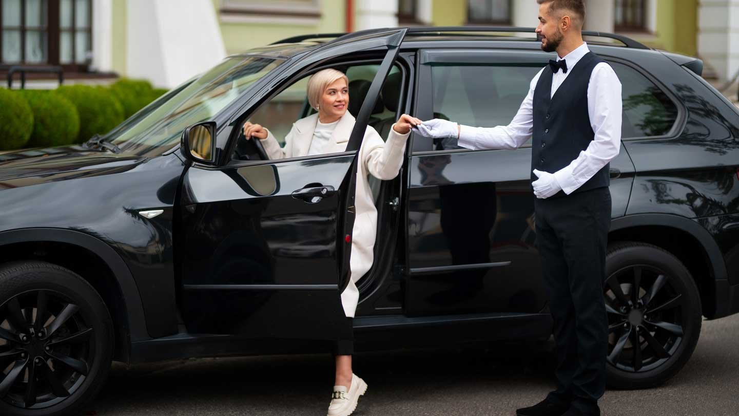 Why Corporate Limo Services Are Essential For Business Travel